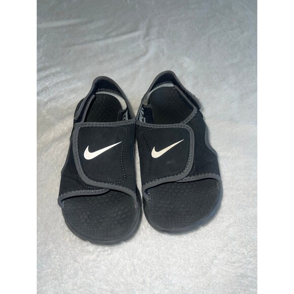 Kids Nike sandals sz 2 - Picture 1 of 3